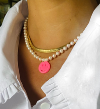 Load image into Gallery viewer, Acieed Smiley Hibiscus Neon Pink Freshwater Pearl Necklace

